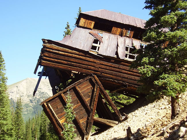 Mining building outside of St. Elmo Colorado